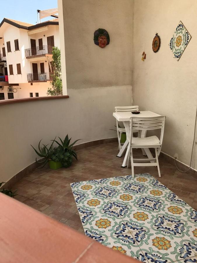 Emily Home جيارديني ناكسوس المظهر الخارجي الصورة